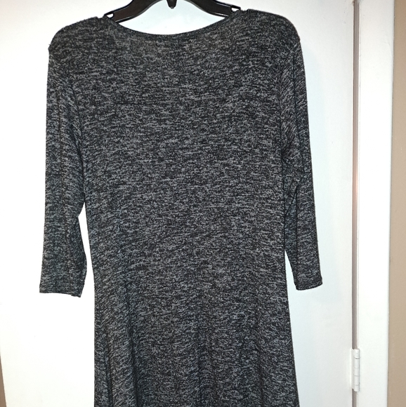 Dress - Picture 3 of 4